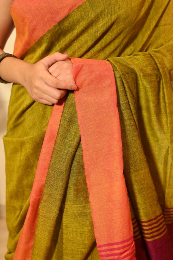 Contrast Aanchal Khadi cotton saree - Image 4